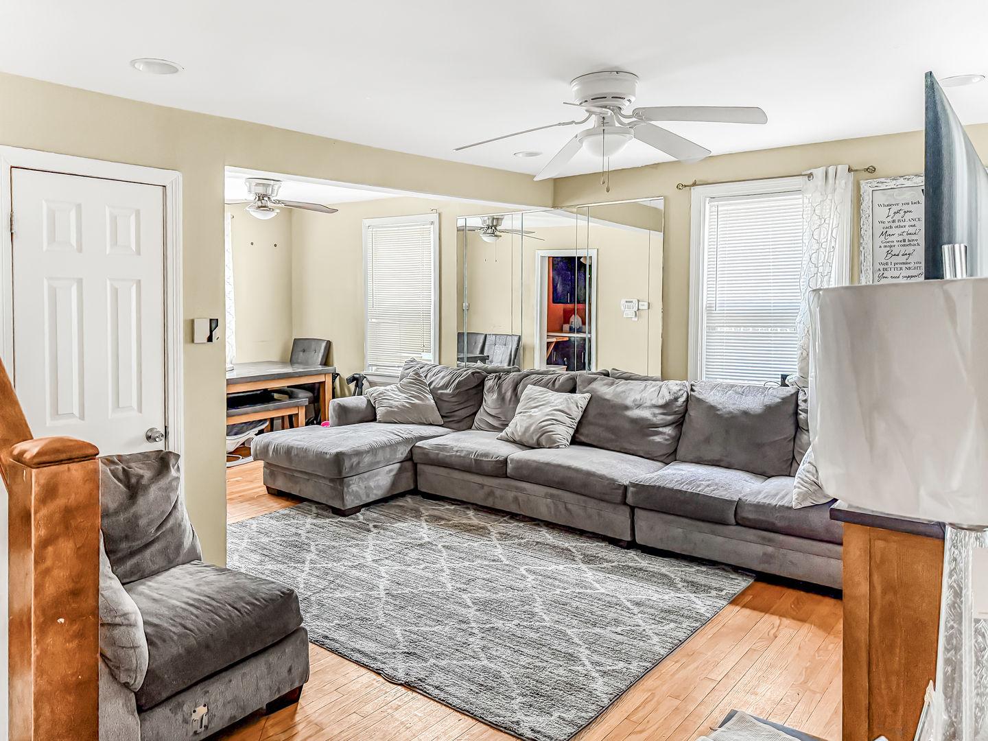 8539 South Saint Lawrence Avenue Chicago IL 60619