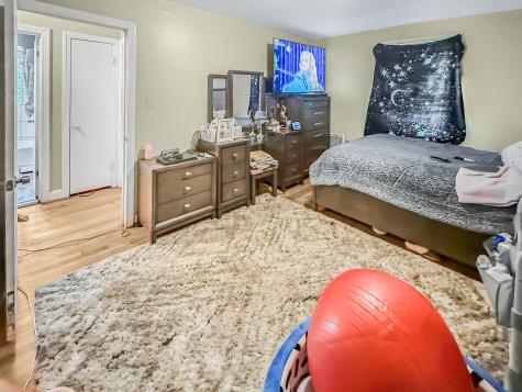 8539 South Saint Lawrence Avenue Chicago IL 60619