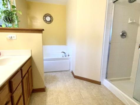 1056 Deertrail Court Antioch IL 60002