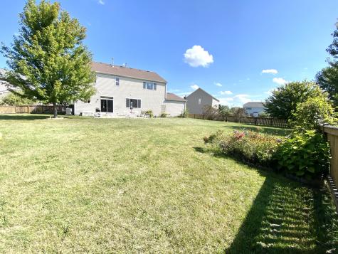 1056 Deertrail Court Antioch IL 60002