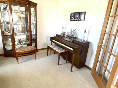 1056 Deertrail Court Antioch IL 60002