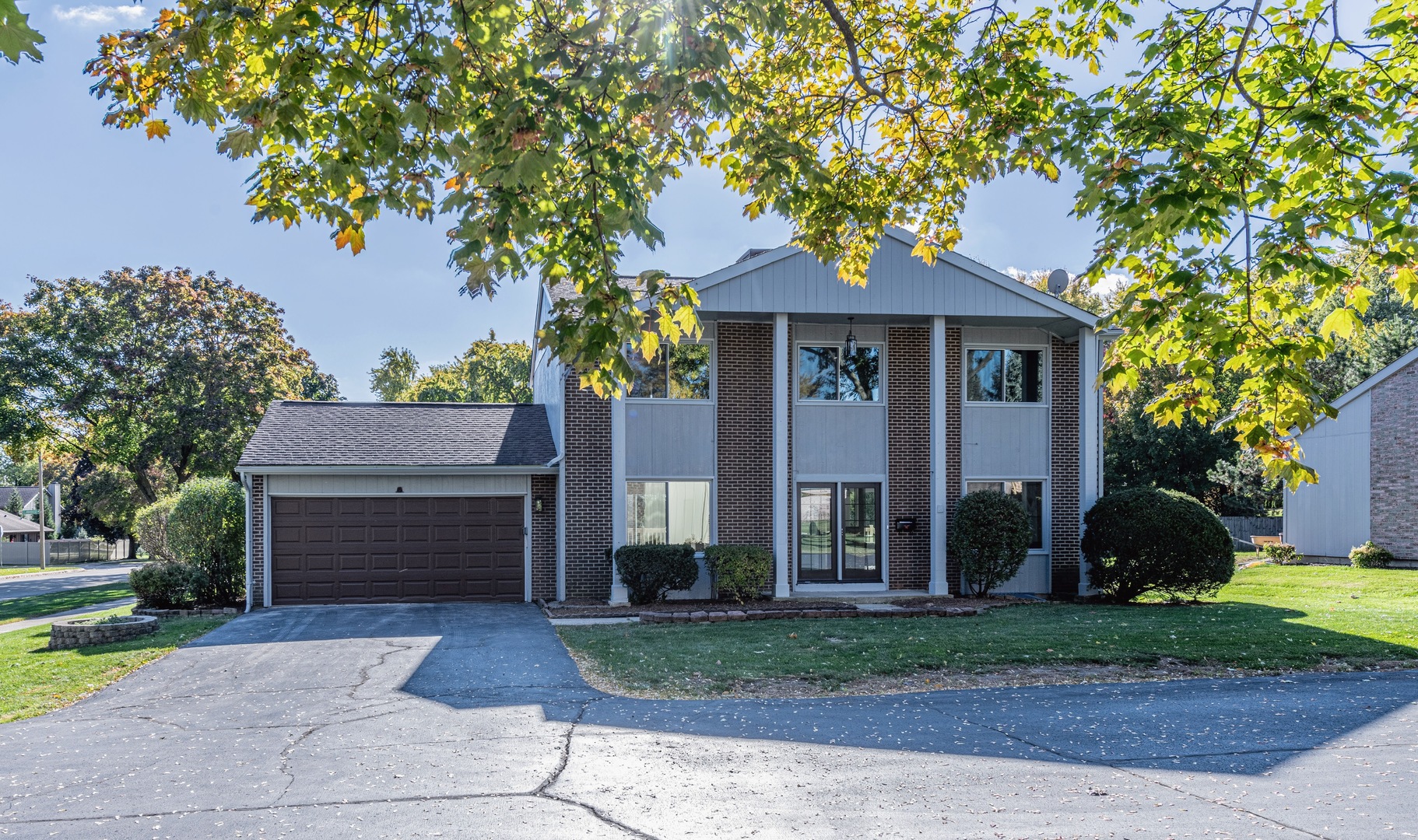 380 Ventura Club Drive Roselle IL 60172