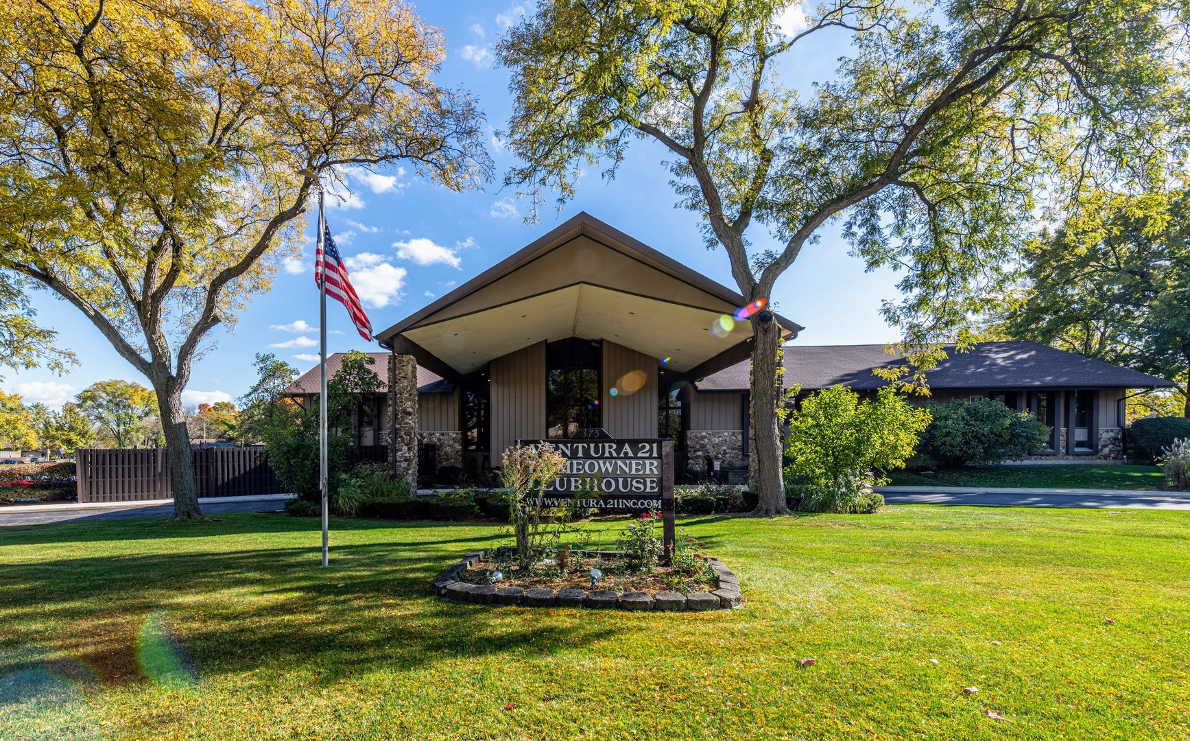 380 Ventura Club Drive Roselle IL 60172