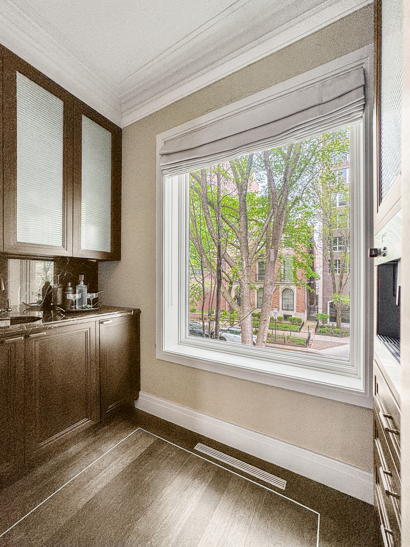 1524 North Astor Street Chicago IL 60610