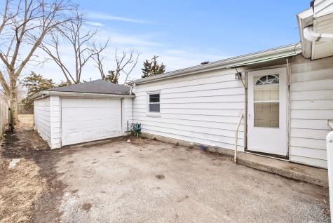 7911 45TH Street Lyons IL 60534