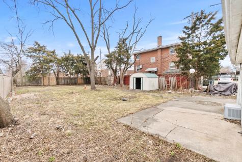 7911 45TH Street Lyons IL 60534