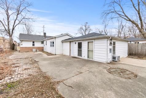7911 45TH Street Lyons IL 60534