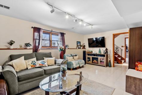 341 Woodlyn Drive Aurora IL 60505