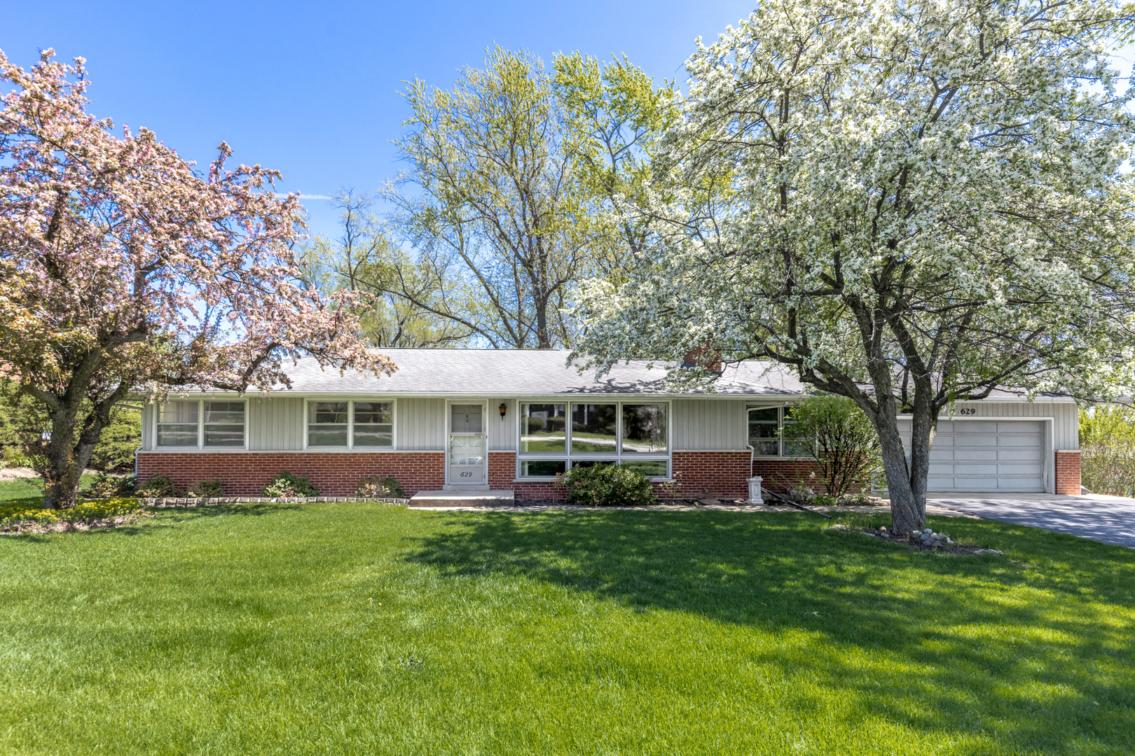 4S629 Radcliff Road Naperville IL 60563
