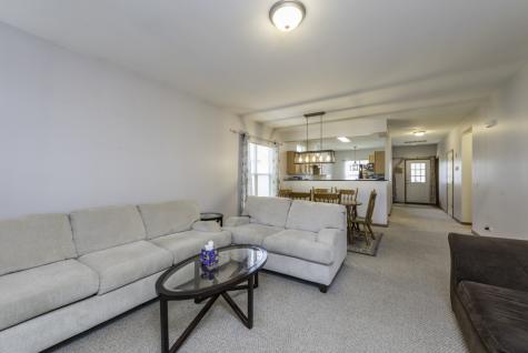 109 Hunter Court Grayslake IL 60030