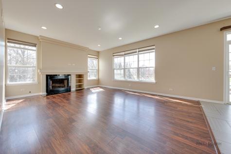 4 Waterton Drive Streamwood IL 60107
