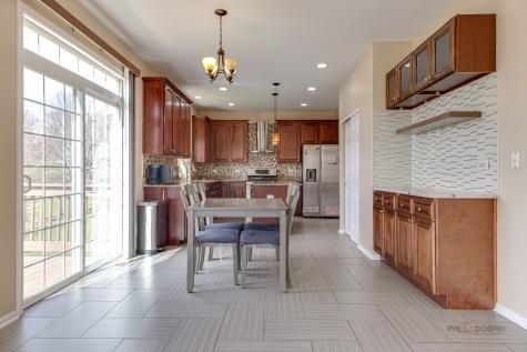 4 Waterton Drive Streamwood IL 60107
