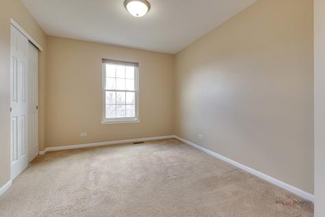 4 Waterton Drive Streamwood IL 60107