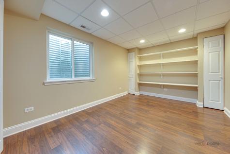 4 Waterton Drive Streamwood IL 60107