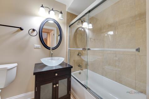4 Waterton Drive Streamwood IL 60107