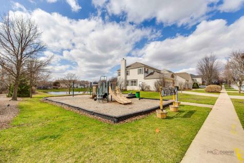 4 Waterton Drive Streamwood IL 60107