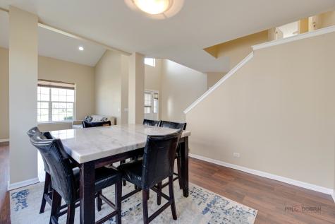 4 Waterton Drive Streamwood IL 60107