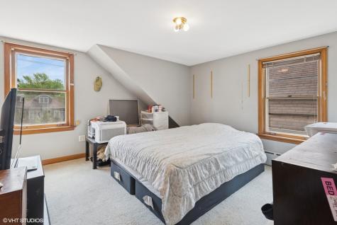 6321 North Merrimac Avenue Chicago IL 60646