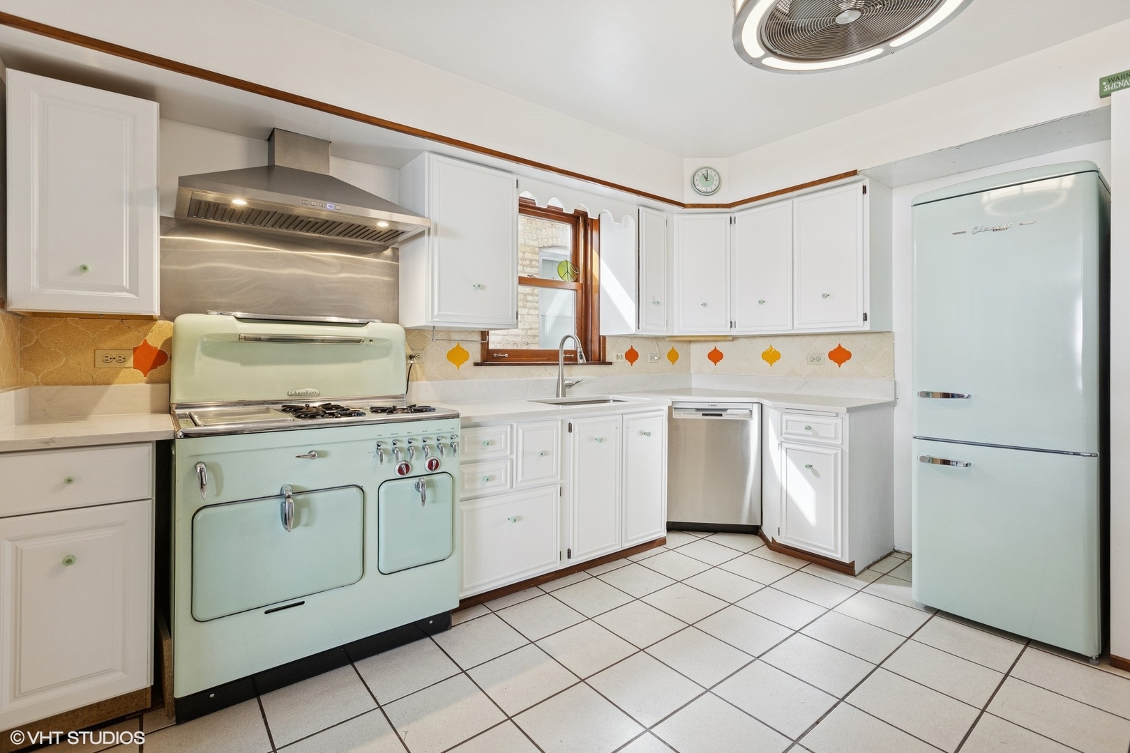 6321 North Merrimac Avenue Chicago IL 60646