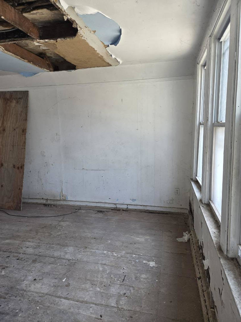 8227 South Commercial Avenue Chicago IL 60617