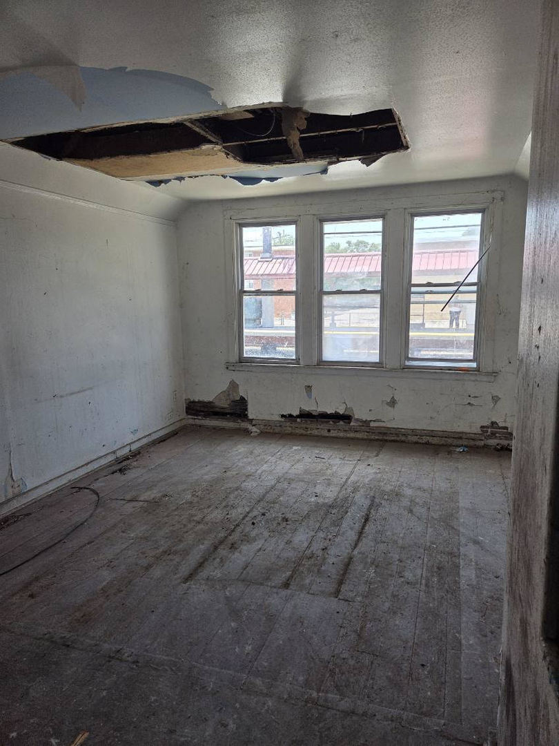 8227 South Commercial Avenue Chicago IL 60617