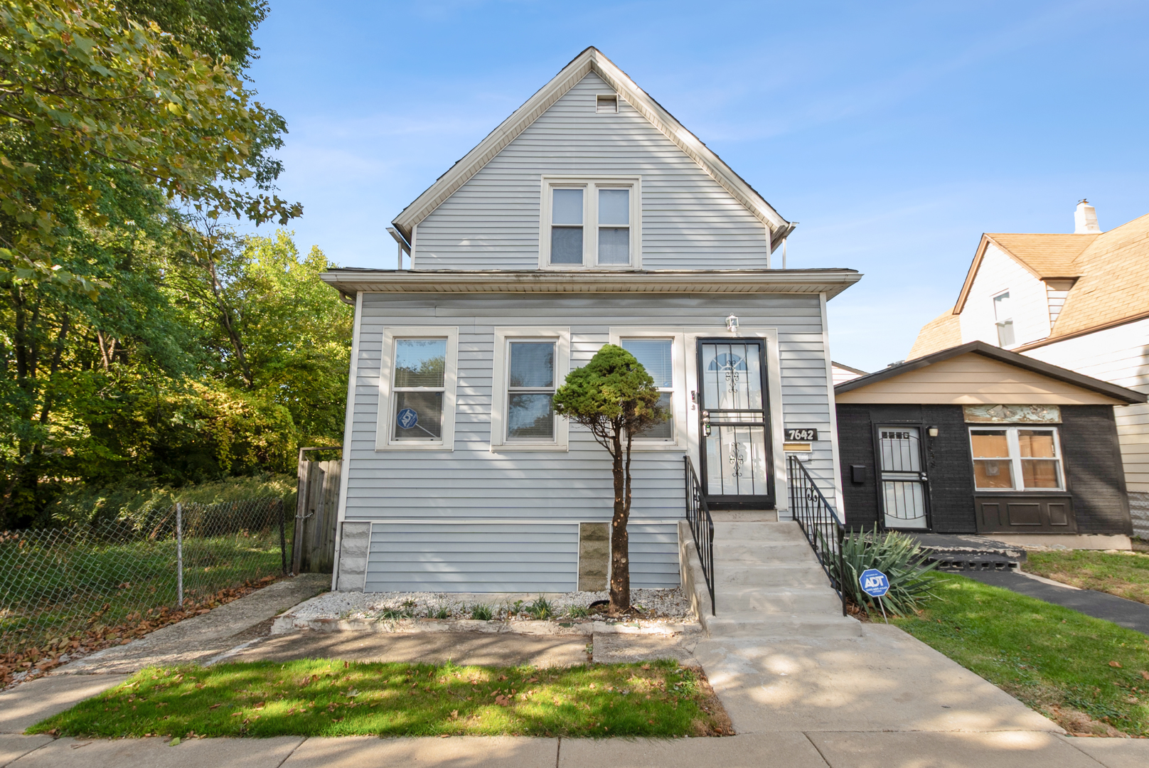 7642 South Dante Avenue Chicago IL 60619