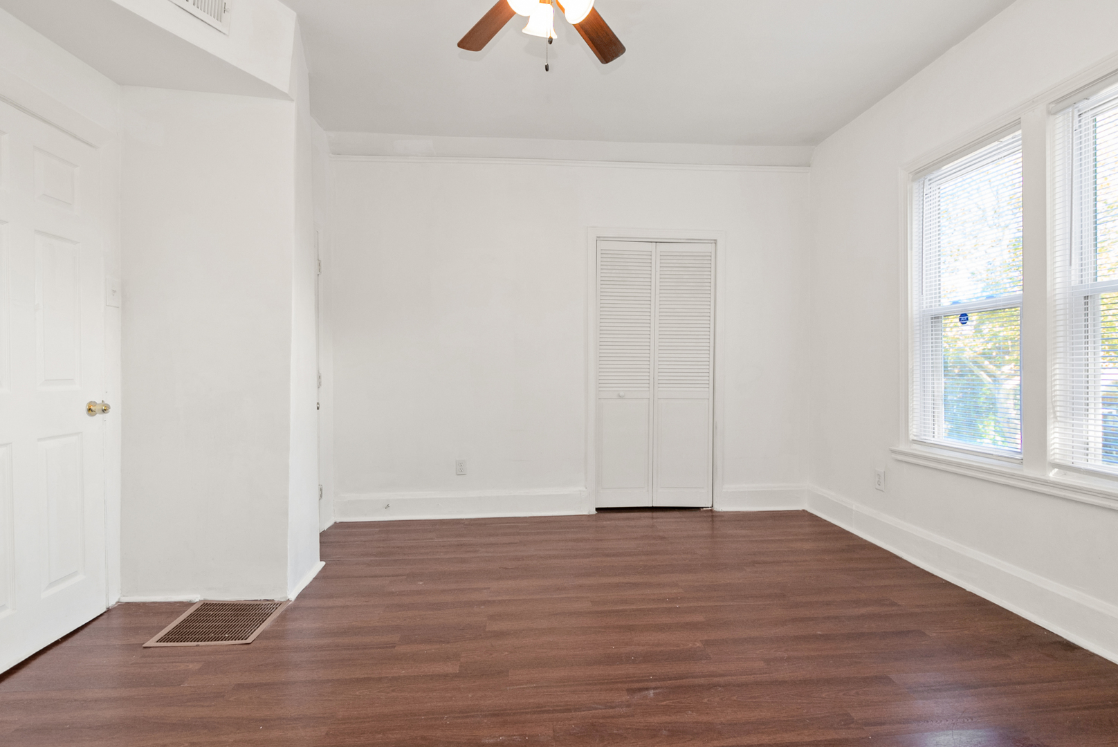 7642 South Dante Avenue Chicago IL 60619