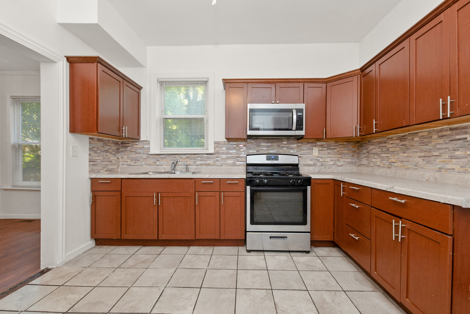 7642 South Dante Avenue Chicago IL 60619