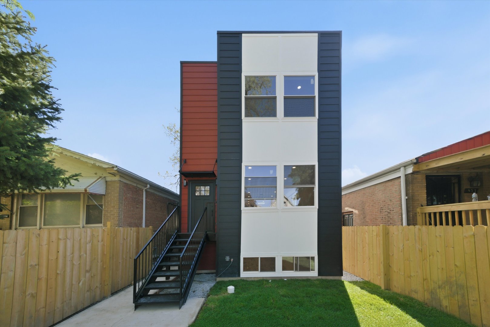 939 North Harding Avenue Chicago IL 60651
