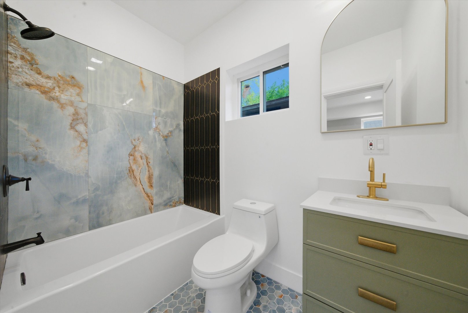 939 North Harding Avenue Chicago IL 60651