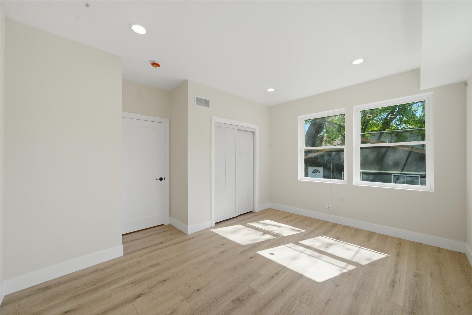 939 North Harding Avenue Chicago IL 60651