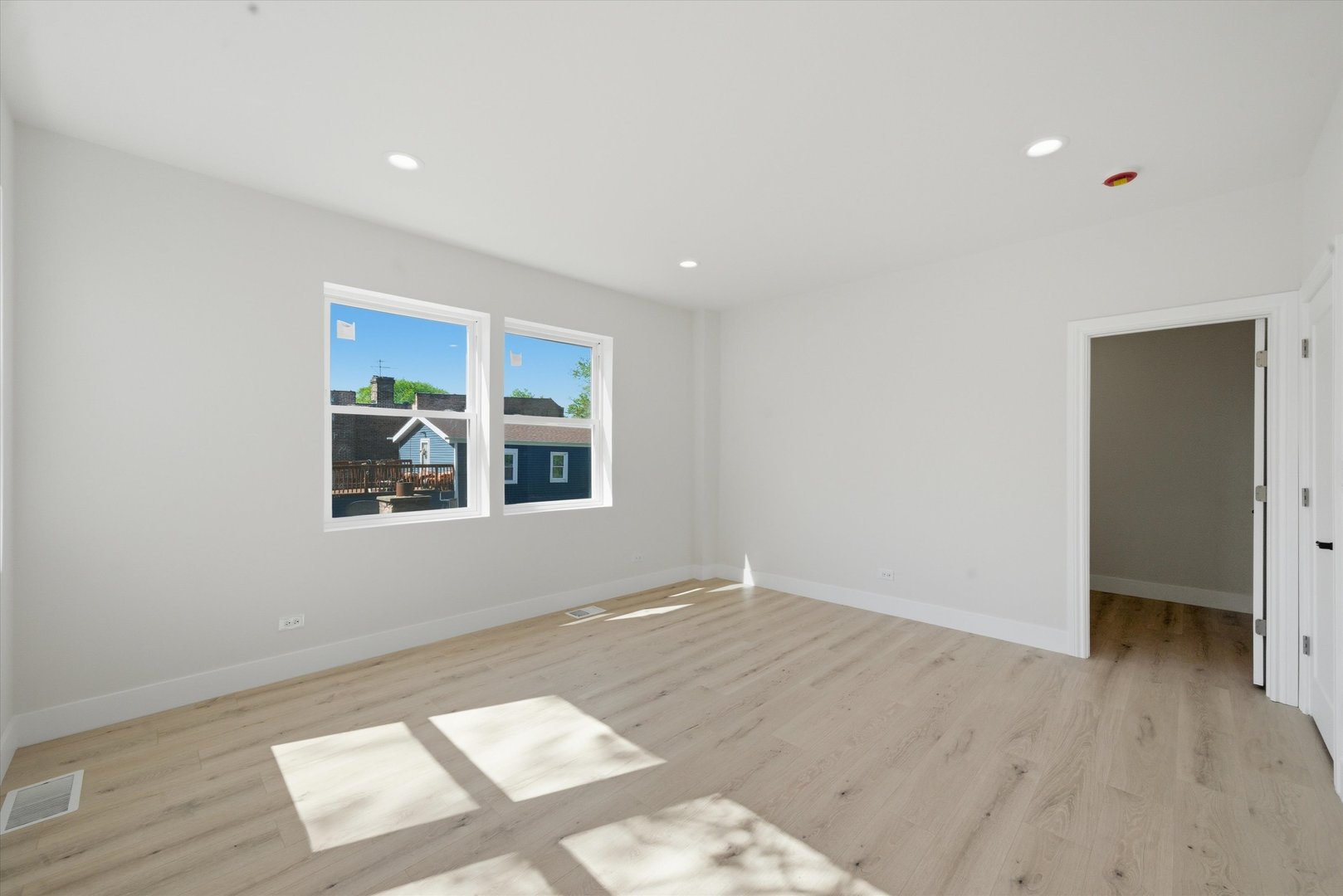 939 North Harding Avenue Chicago IL 60651