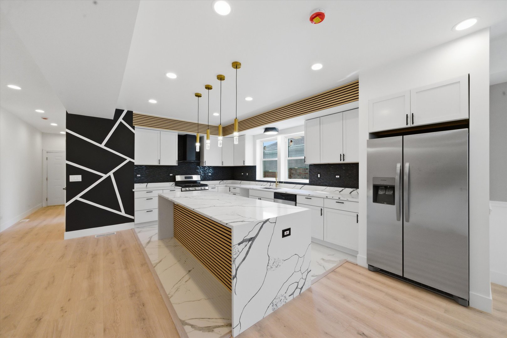 939 North Harding Avenue Chicago IL 60651