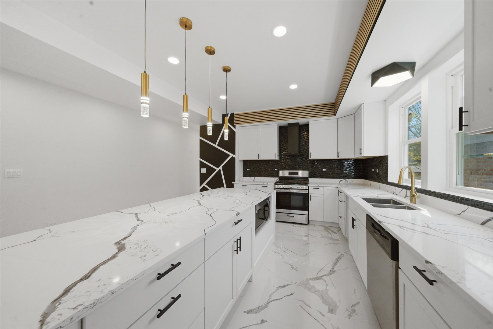 939 North Harding Avenue Chicago IL 60651