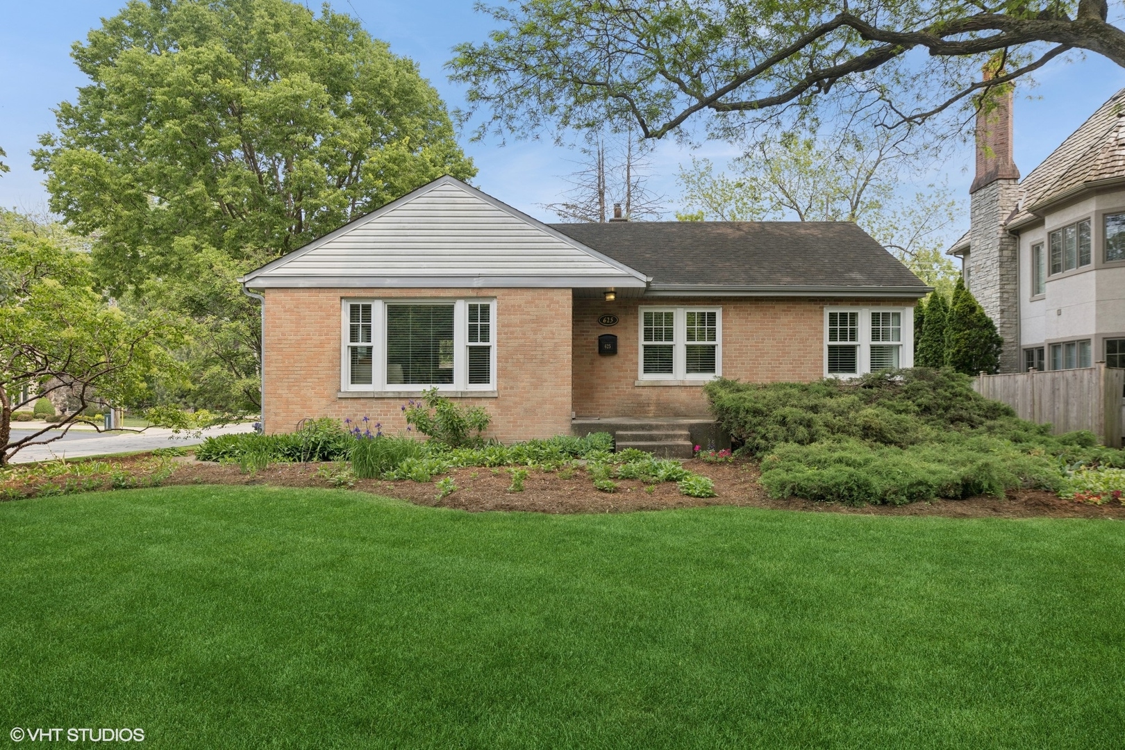 625 North County Line Road Hinsdale IL 60521