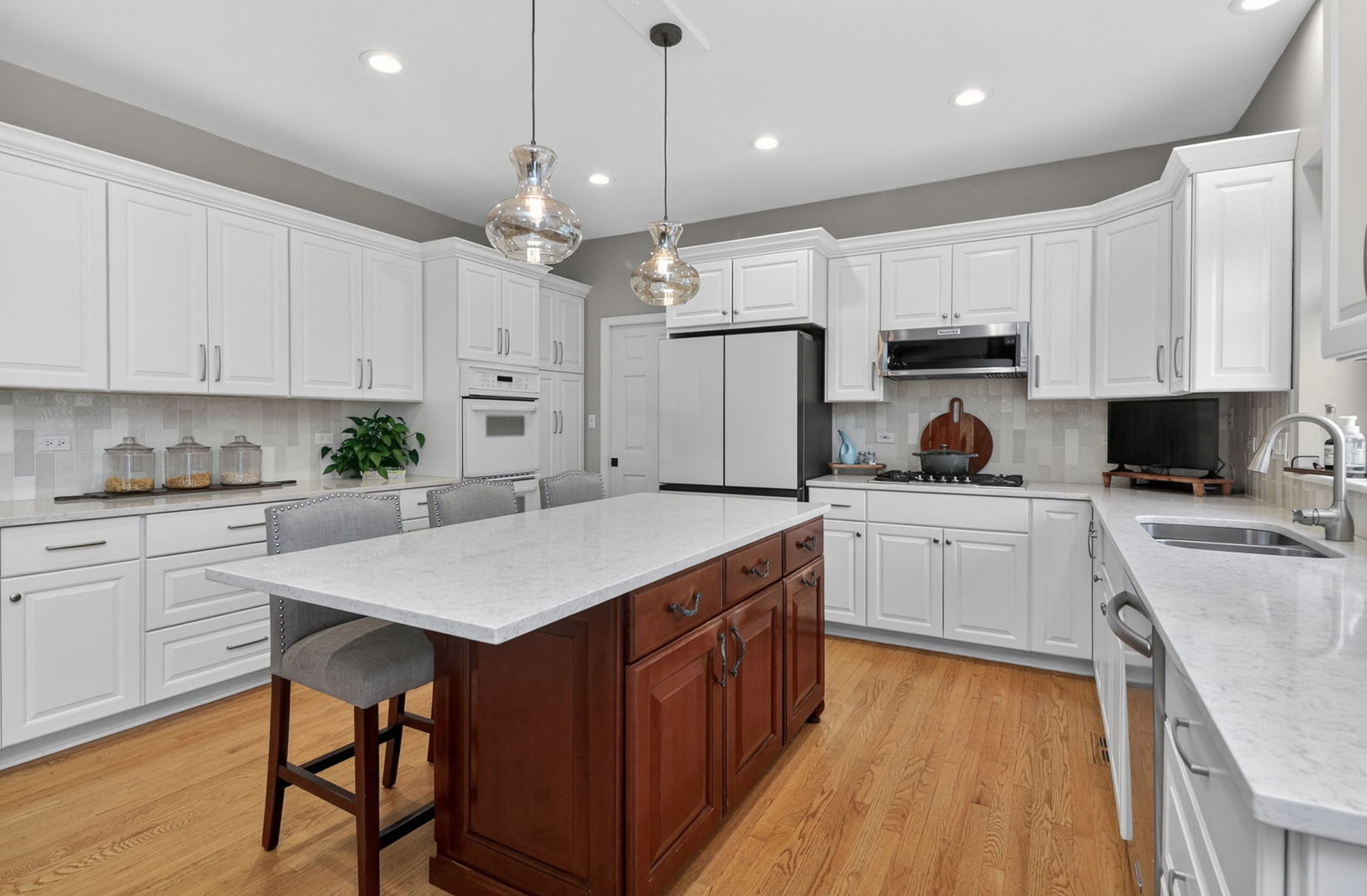 1376 Chapman Drive Darien IL 60561