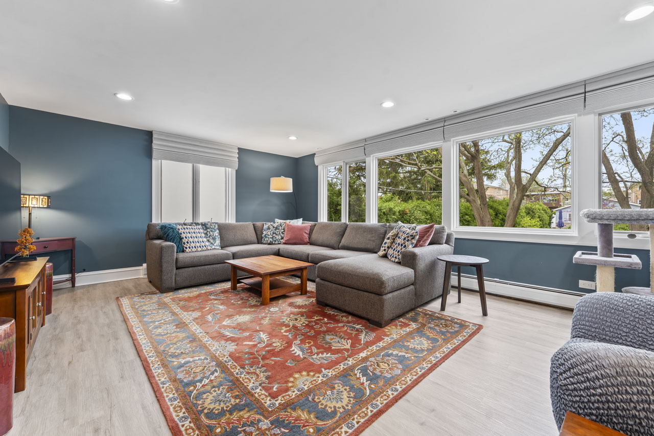 6628 North Onarga Avenue Chicago IL 60631