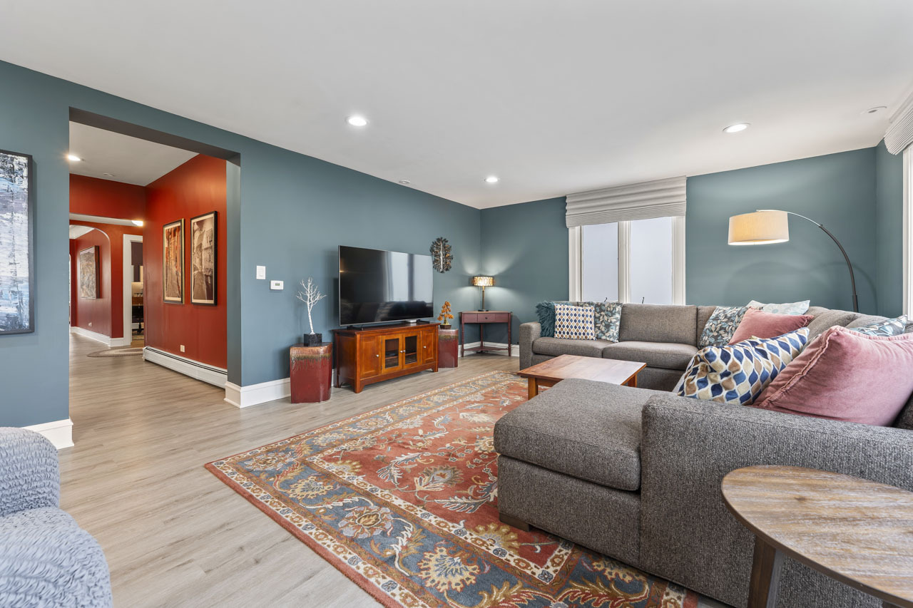 6628 North Onarga Avenue Chicago IL 60631