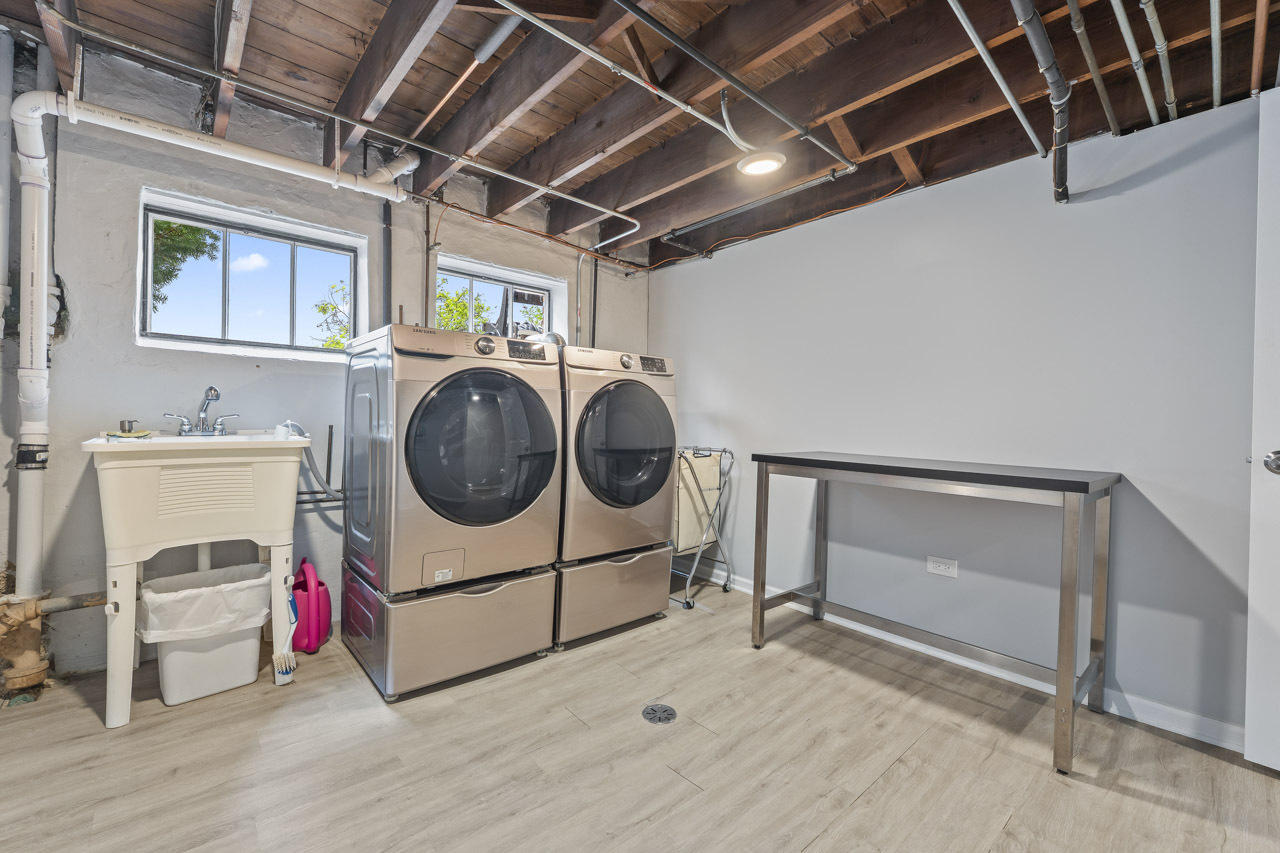 6628 North Onarga Avenue Chicago IL 60631