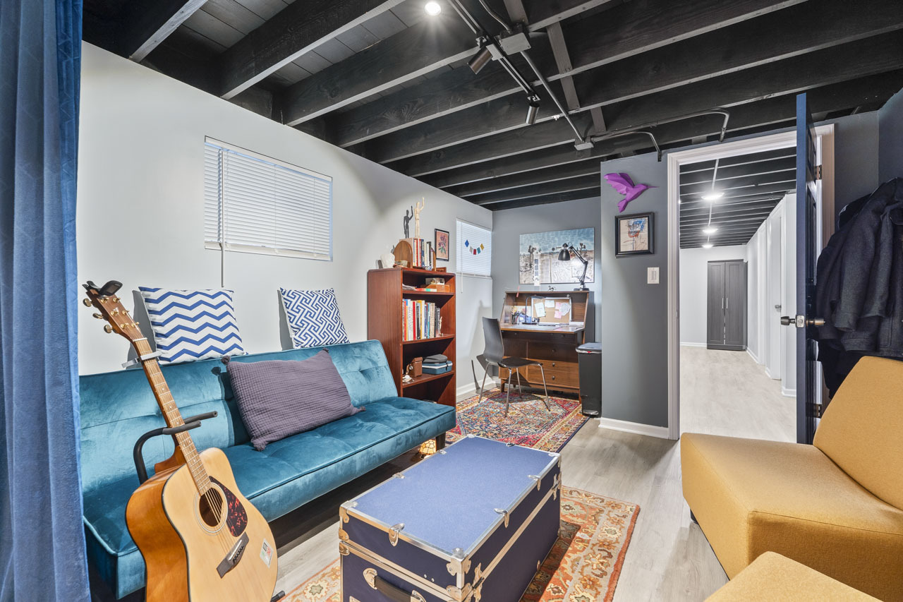 6628 North Onarga Avenue Chicago IL 60631