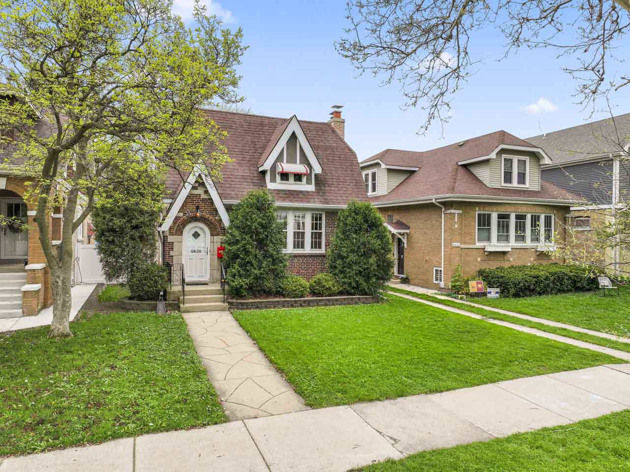 6628 North Onarga Avenue Chicago IL 60631