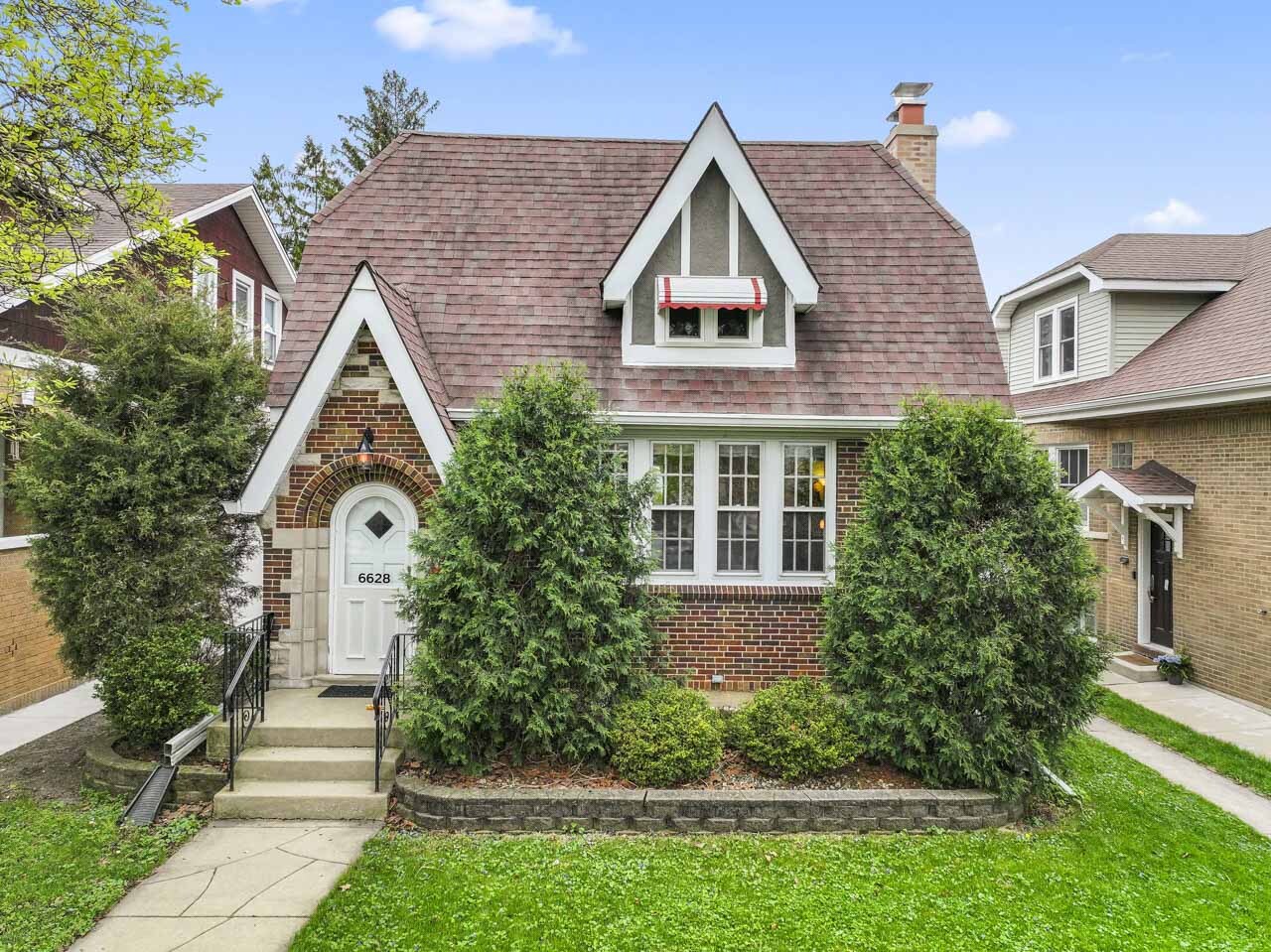 6628 North Onarga Avenue Chicago IL 60631