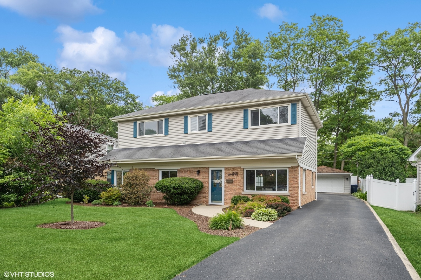 1620 Sawyer Avenue Glen Ellyn IL 60137