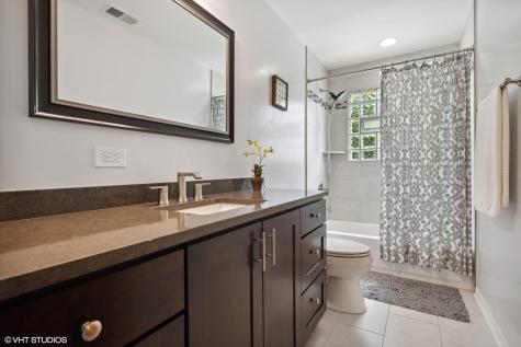 1620 Sawyer Avenue Glen Ellyn IL 60137
