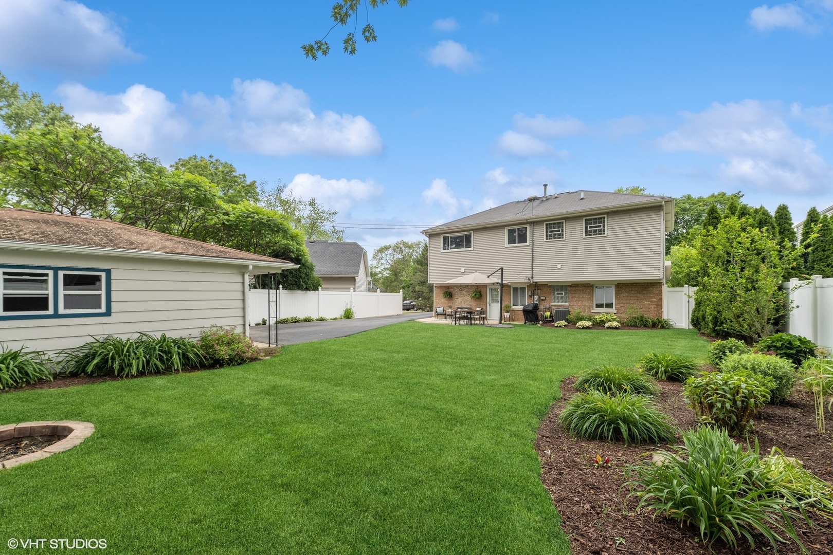 1620 Sawyer Avenue Glen Ellyn IL 60137