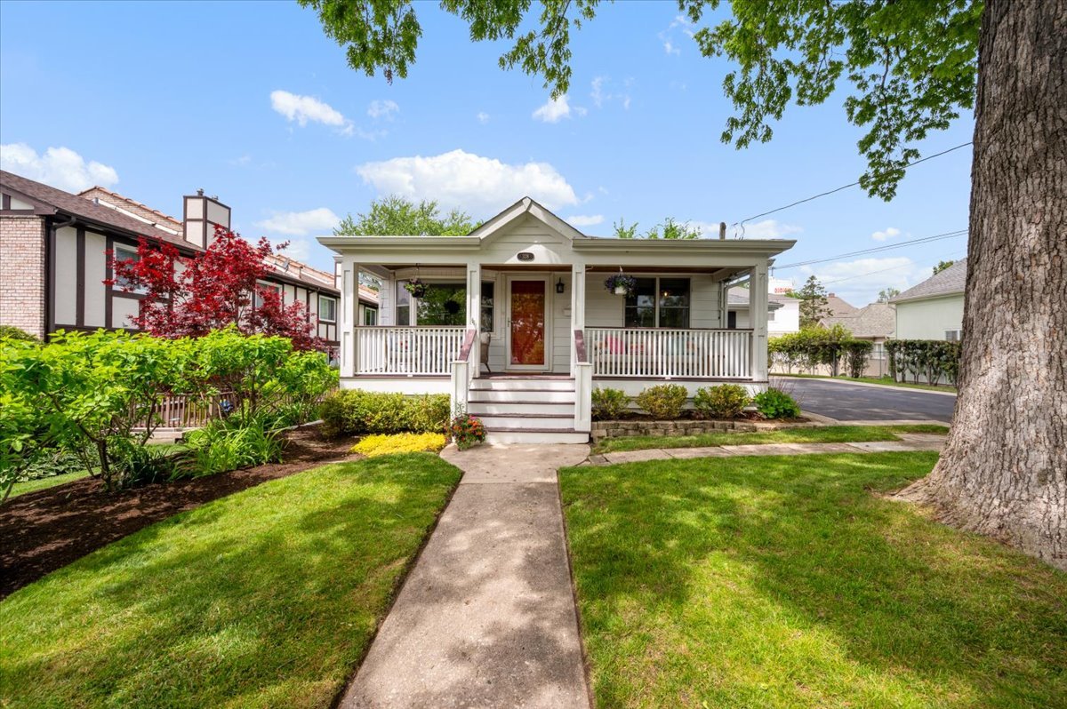328 Ashland Avenue Highwood IL 60040