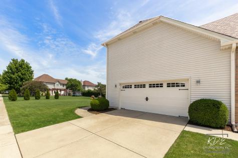 497 Treasure Drive Oswego IL 60543