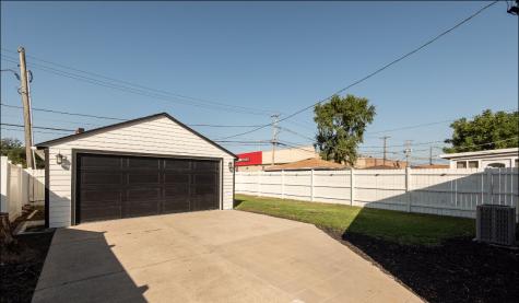 348 Frederick Avenue Bellwood IL 60104