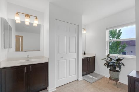 4034 Hunt Club Drive Oswego IL 60543