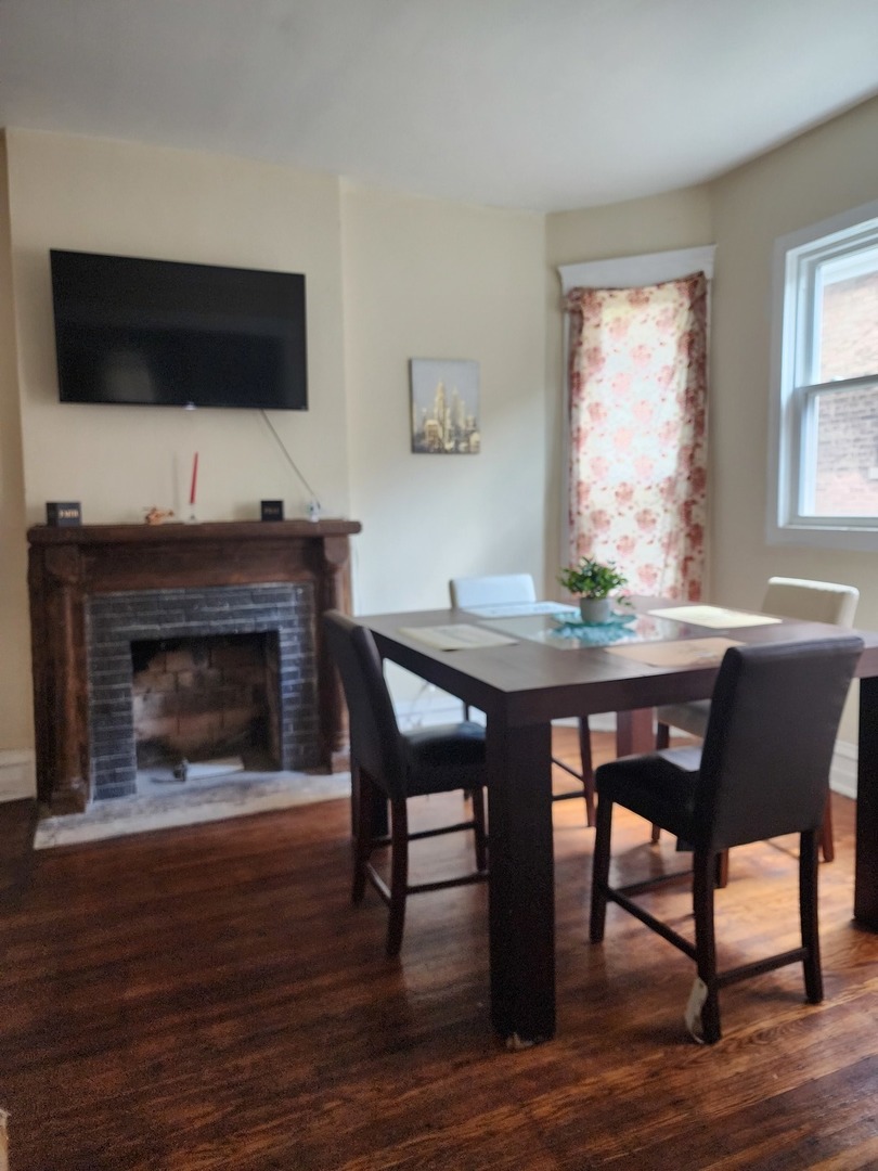 435 West Winneconna Parkway Chicago IL 60620